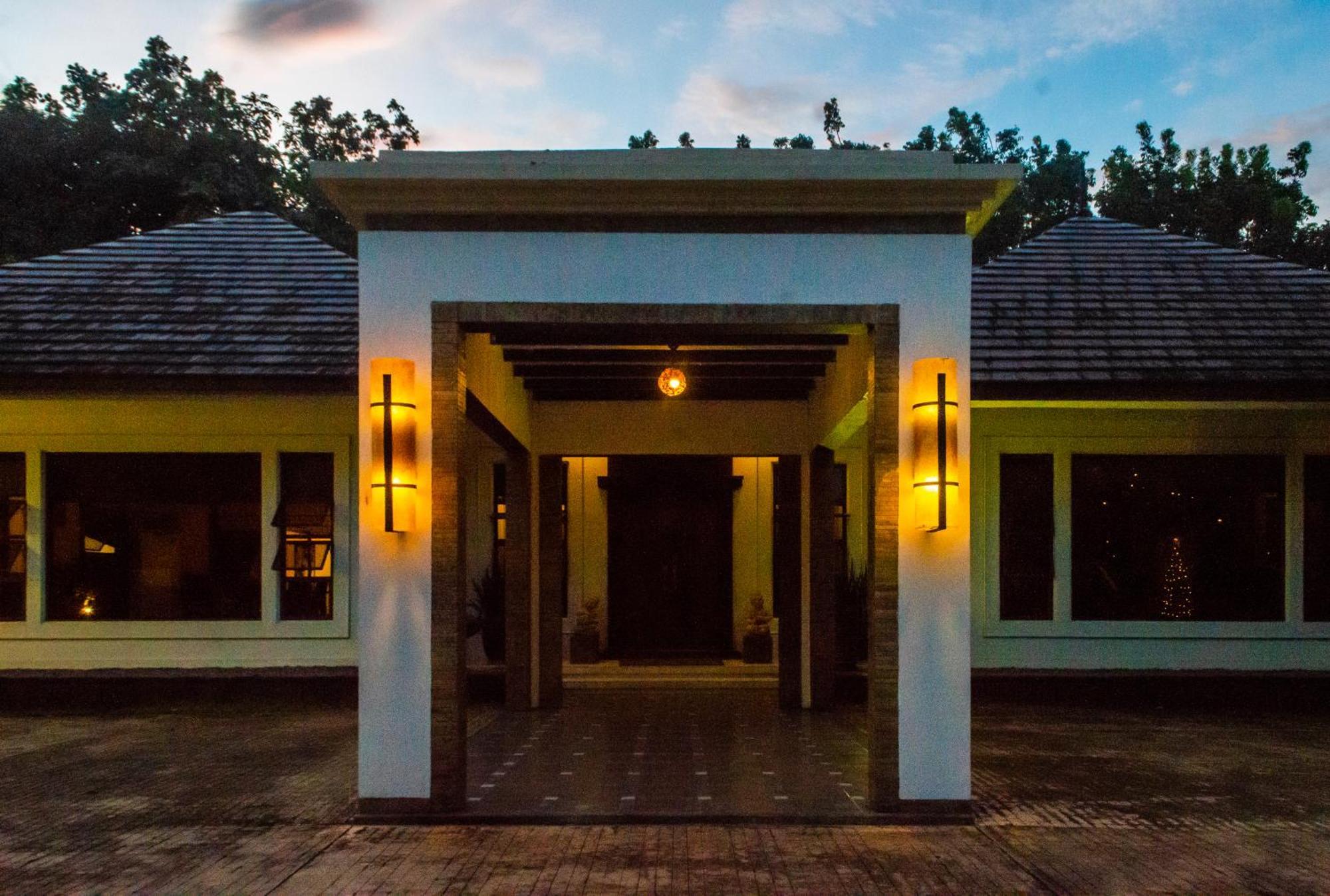 Sheridan Boutique Resort Iloilo Exterior foto
