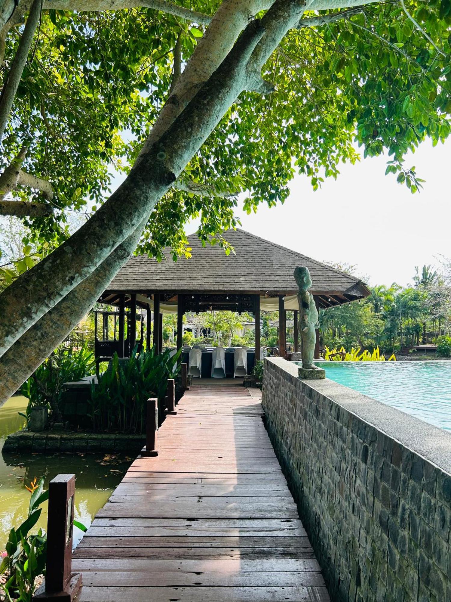 Sheridan Boutique Resort Iloilo Exterior foto